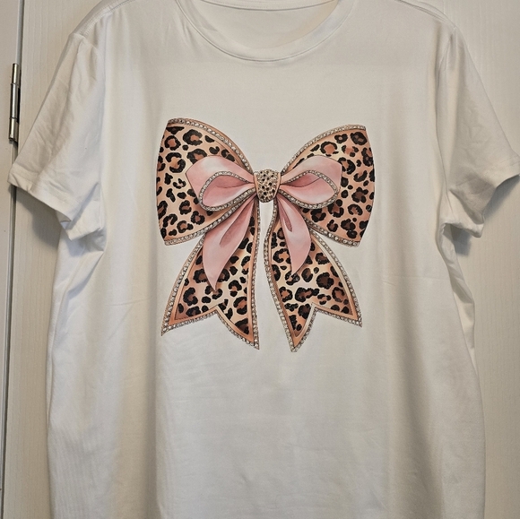 Ladies Cheetah print Bow Short Sleeve Tee 100% Polyester Size XL - Picture 2 of 5